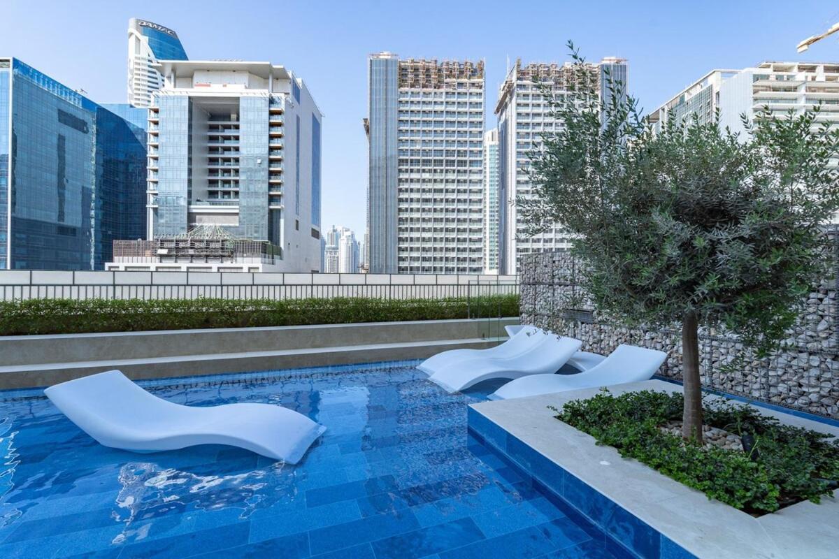 Modern Cozy Haven Perfect For 4 In Business Bay Apartment Dubai Exterior photo